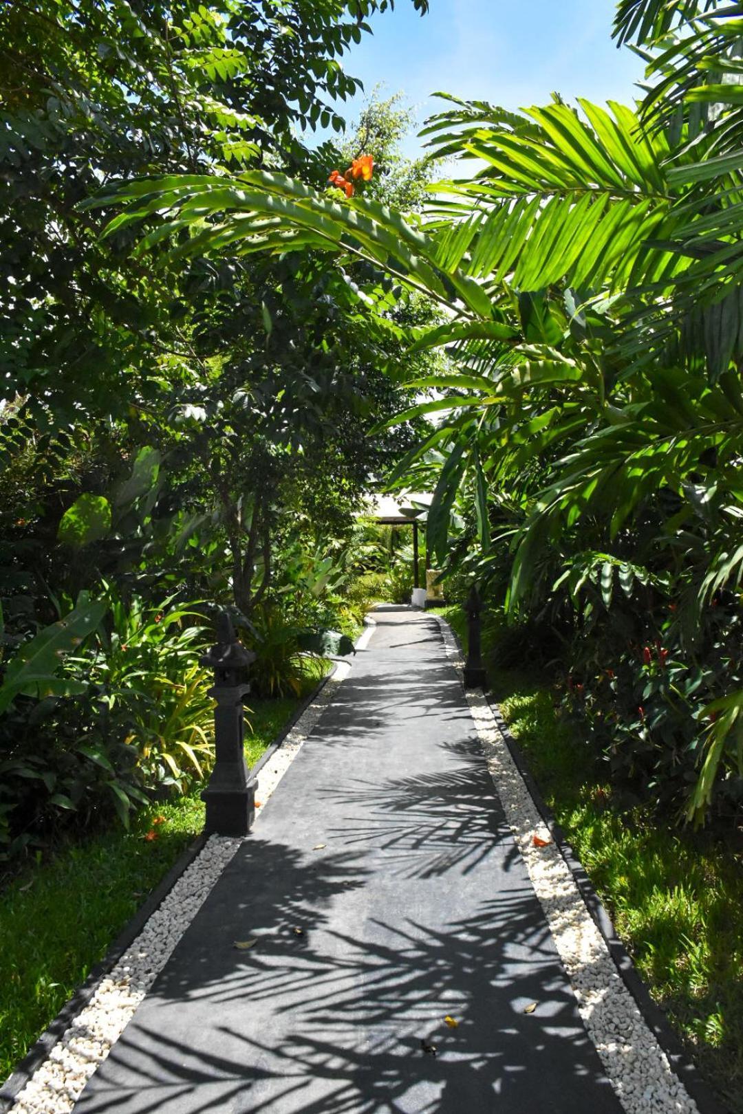 Carpe Diem Villas & Resort Puerto Princesa Exterior photo